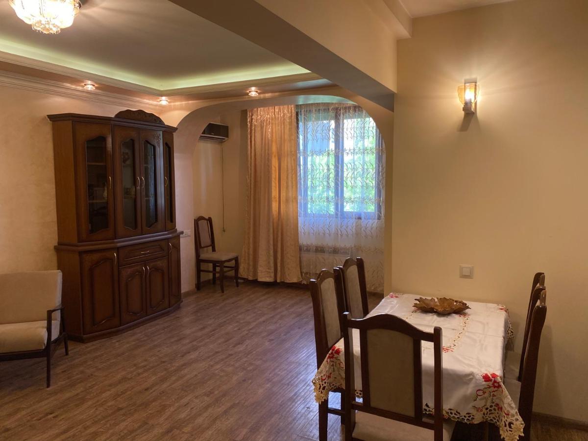 Apartment In Centre Evn Jereván Kültér fotó
